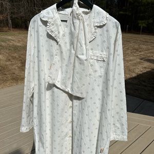 Taylor Linens 100% cotton nightshirt size L with fabric ditty bag